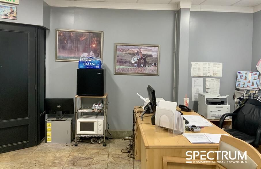 Industrial Space Excellent Van Nuys Location 14721 Keswick St photo 3