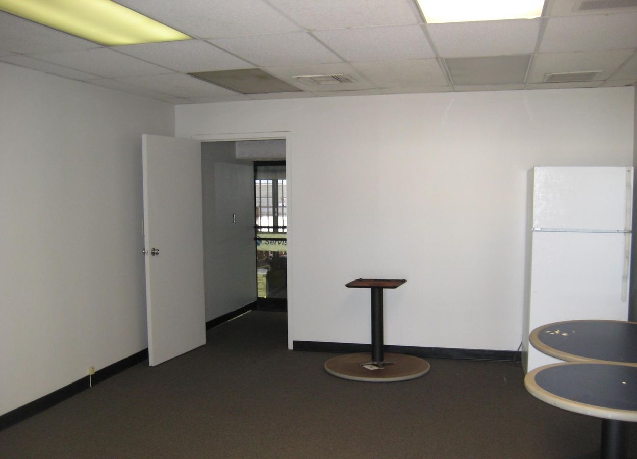 LAX Air Freight No. 1 Offices photo 3