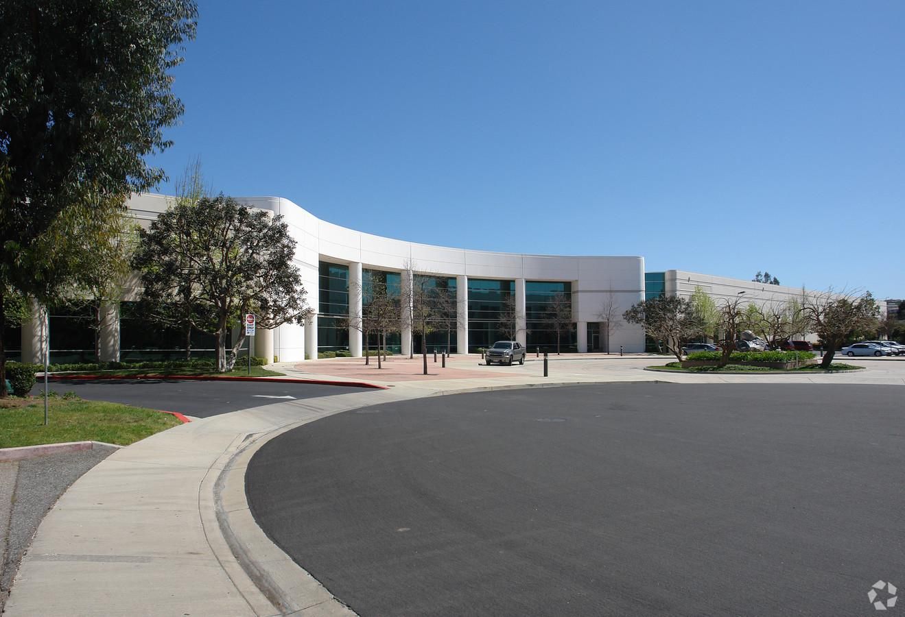 Bldg 2 photo 1