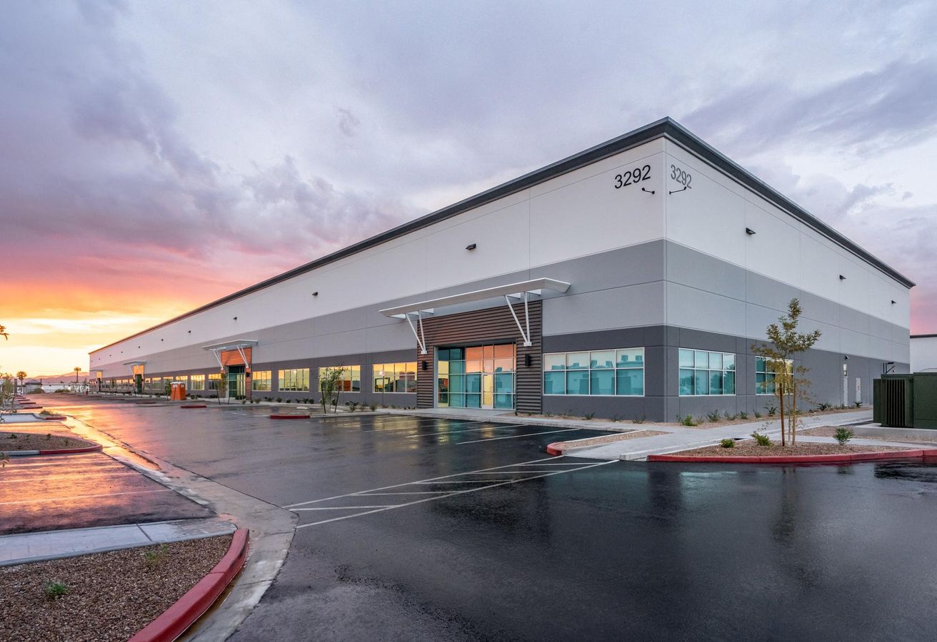 Sunset Airport Center II photo 2