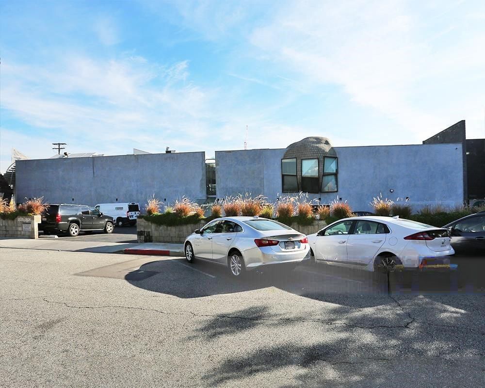 Conjunctive Points - What Wall & 3520-3526 Hayden Avenue photo 2