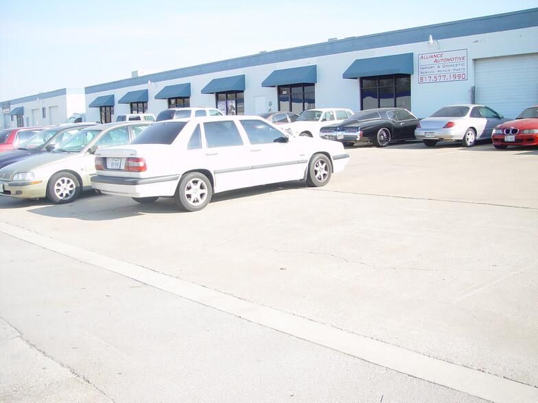5102-5106 Commercial Dr photo 2