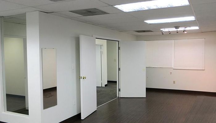 Warehouse Space for Rent at 1333-1335 S Hill St Los Angeles, CA 90015 - #16