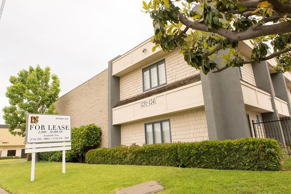 1231-1241 E Warner Ave