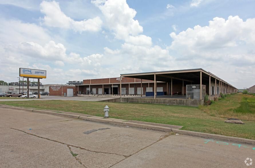 Central Transportation 3200 Irving Blvd photo 2