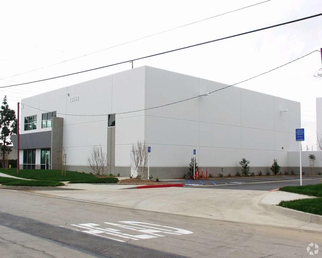 Bldg 7 photo 3