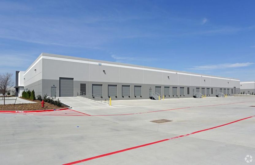 Building B 920 S Freeport Pky