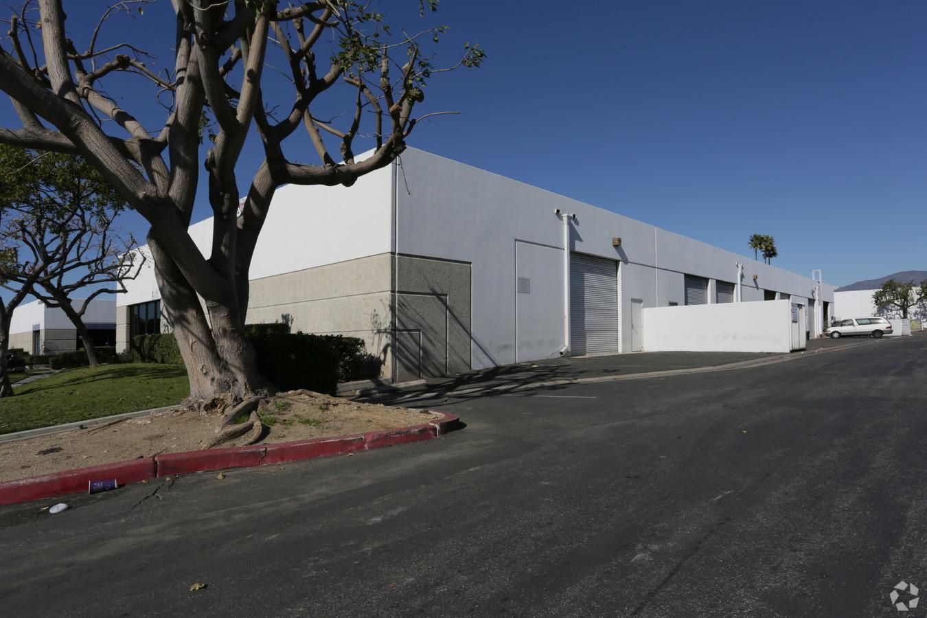 Bldg III photo 4