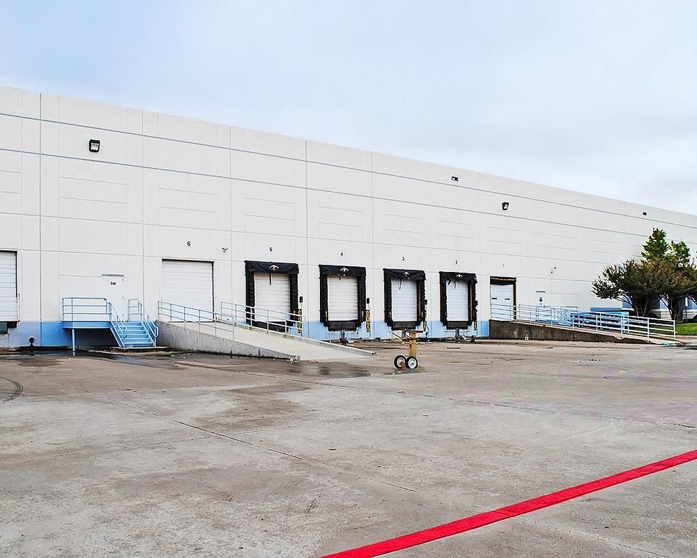 Gateway East Business Center Building II photo 3
