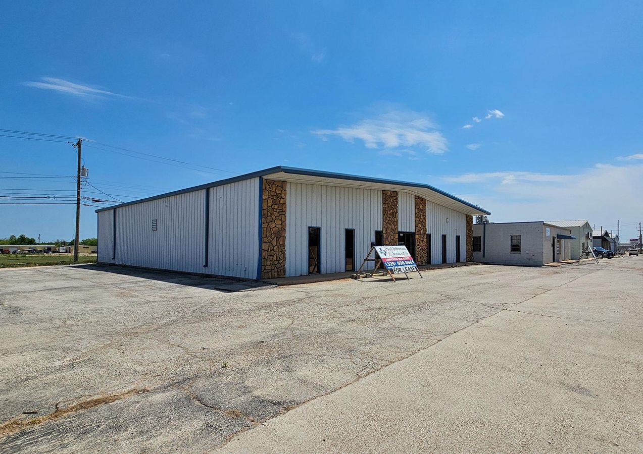 709 S Treadaway photo 2