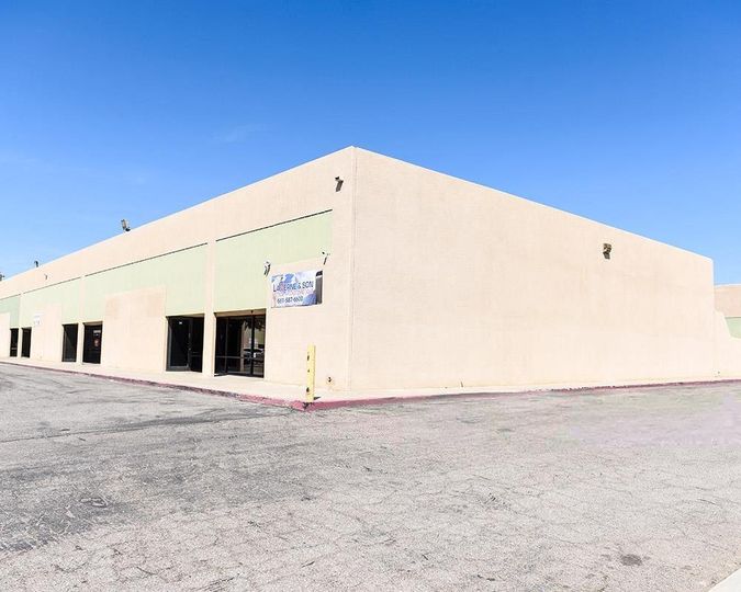 5880 District Blvd