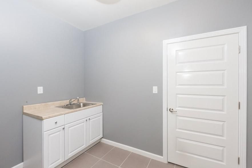 4104 Dawn St photo 4
