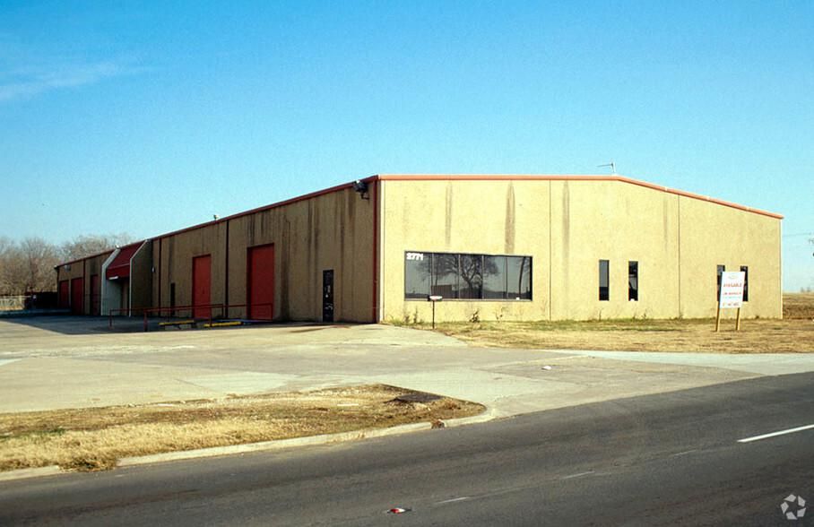 2771 S Great Southwest Pky photo 2