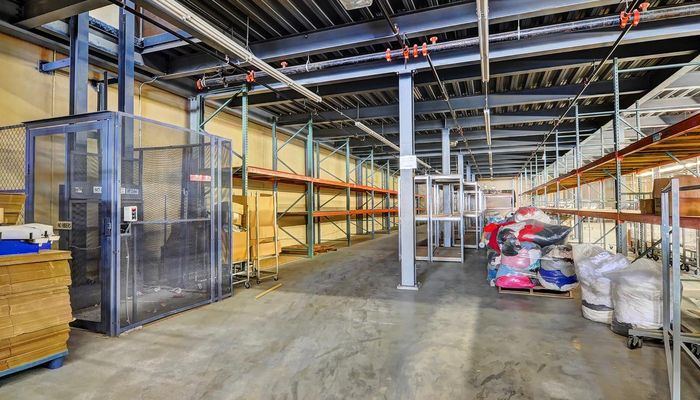 Warehouse Space for Rent at 2444 Porter St Los Angeles, CA 90021 - #129