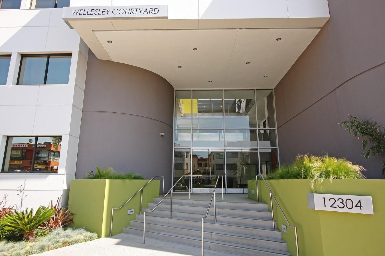 Centralized West LA Office Space photo 2