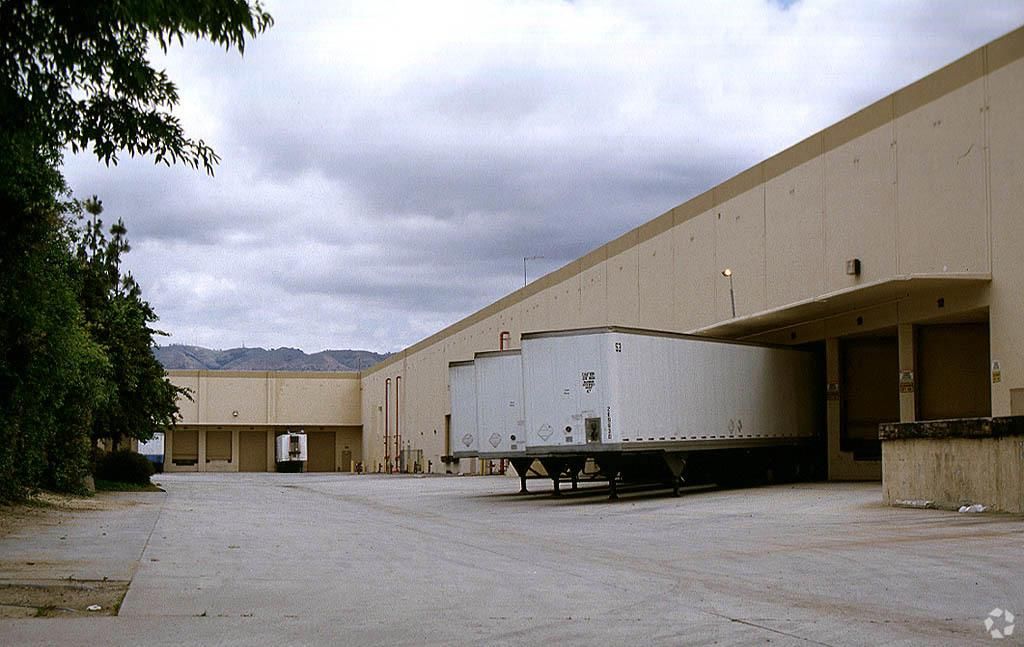 Bldg A photo 2