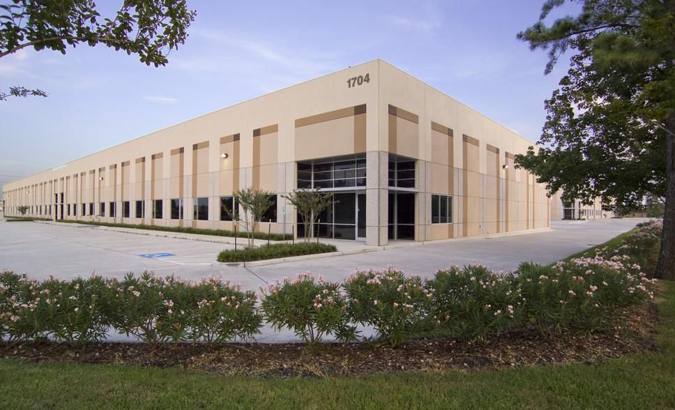 Central Green Business Park 16685 Air Center Blvd photo 1