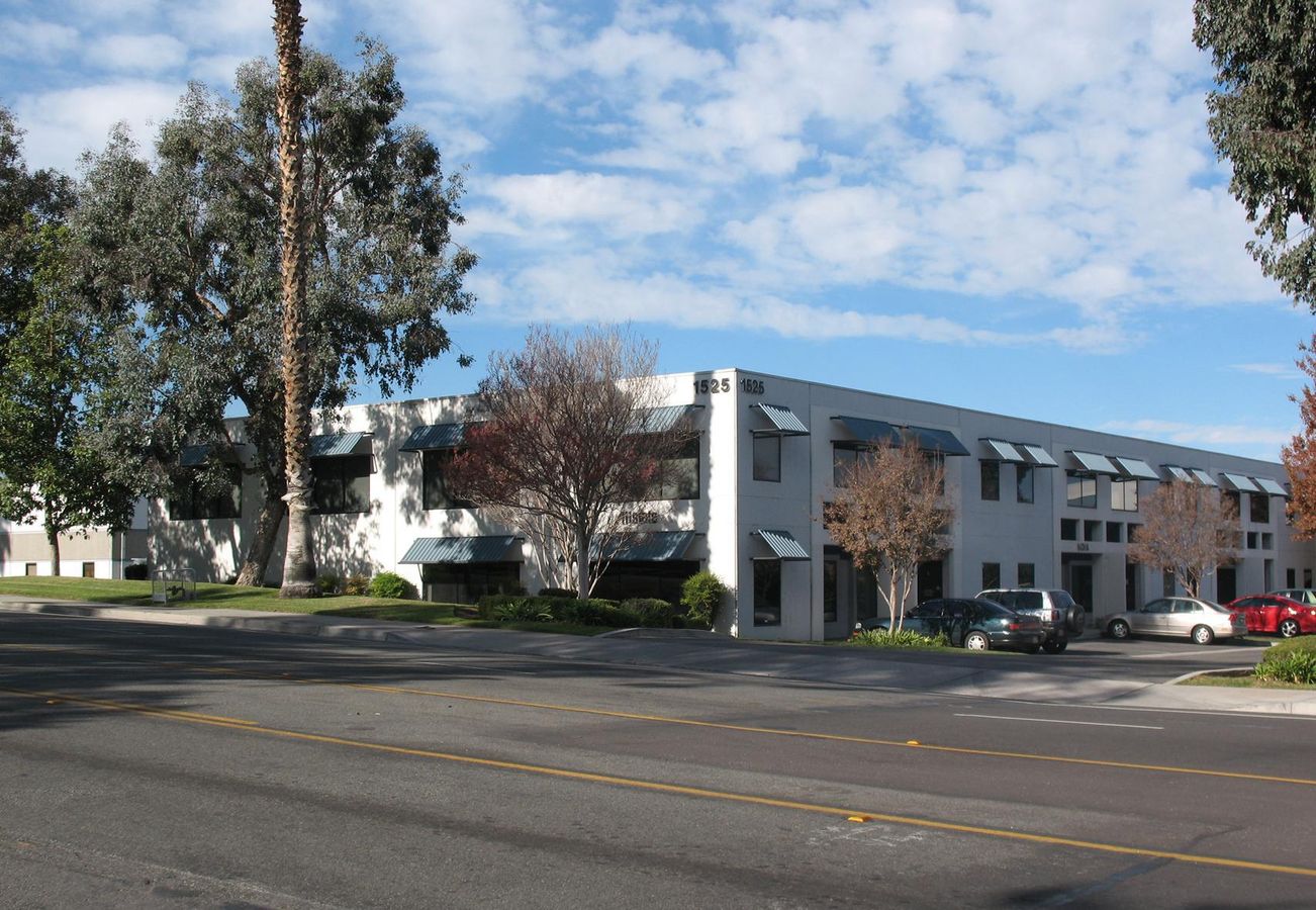 THIRD STREET COMMERCE CENTER photo 1