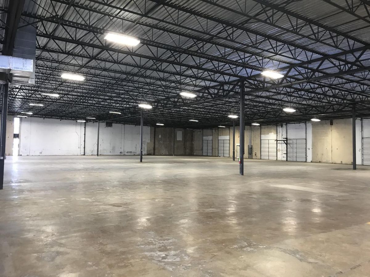 7615 Metro Center Drive photo 2