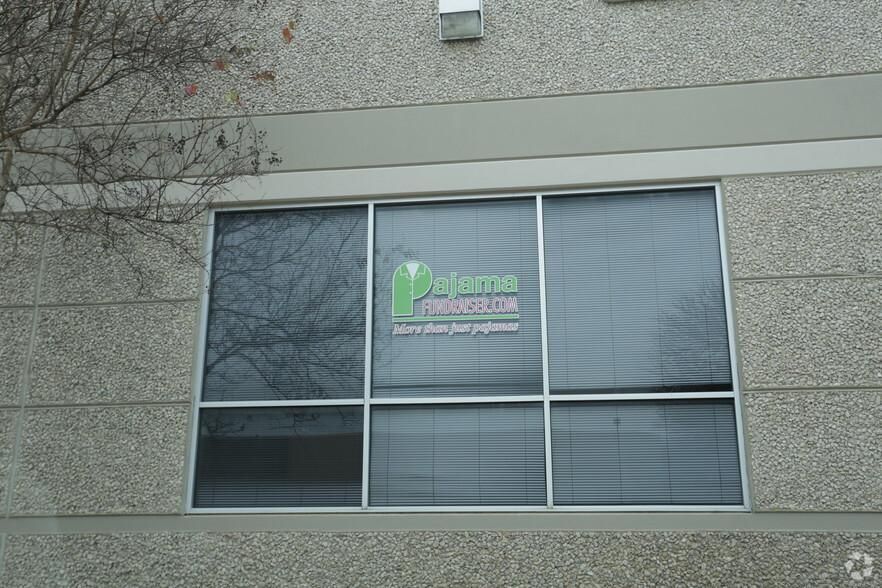 Building D 3101 Technology Dr photo 3