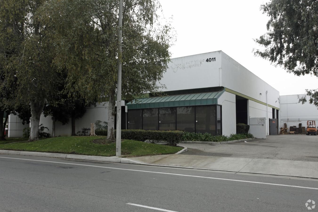 Industrial Property For Lease photo 1