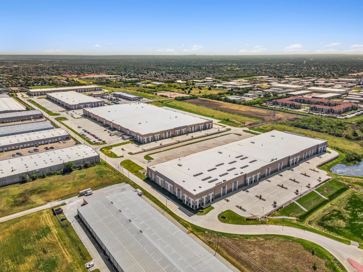 Cooper Commerce Center photo 4