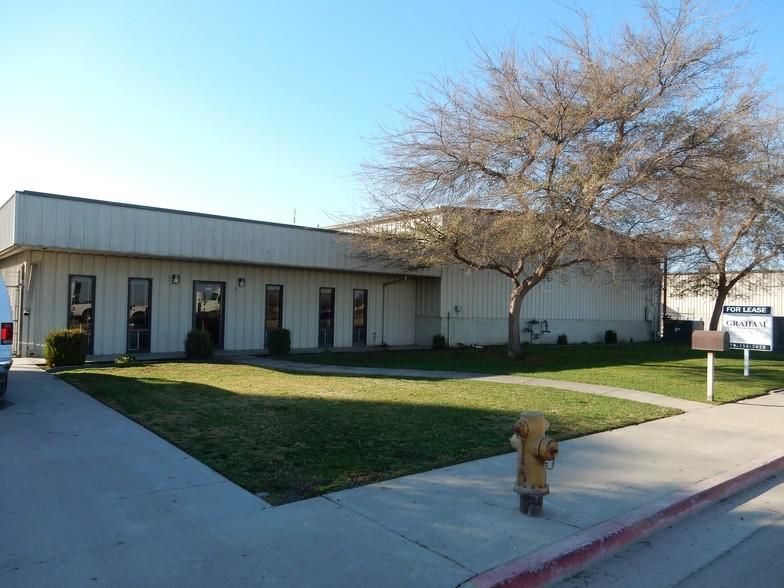 863 E Levin Ave photo 4
