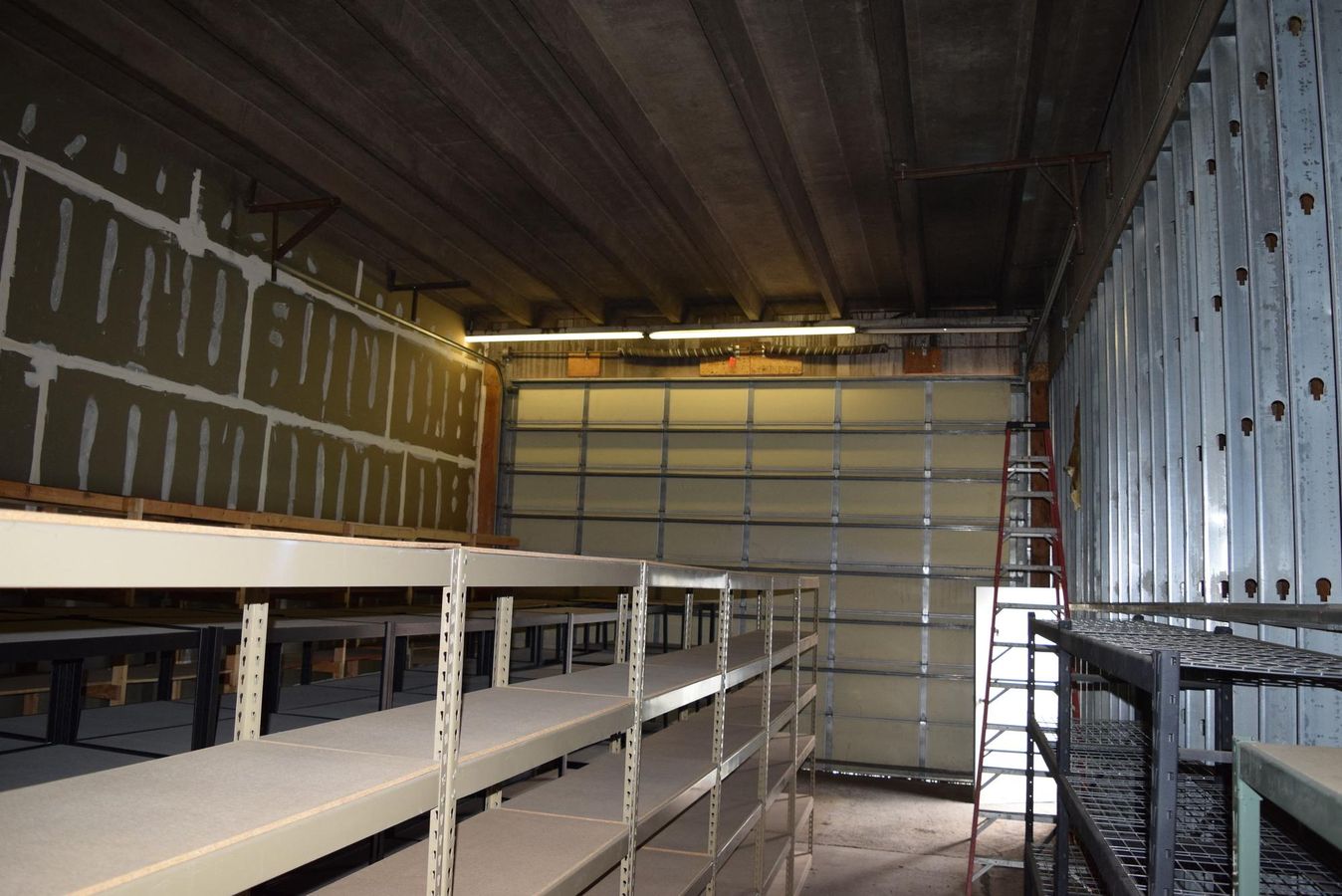 1,000 SF Warehouse/Storage photo 4