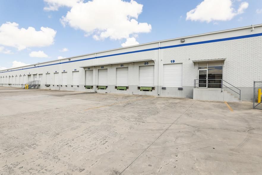 Rittiman East Building 8 5701-5713 Business Park photo 4