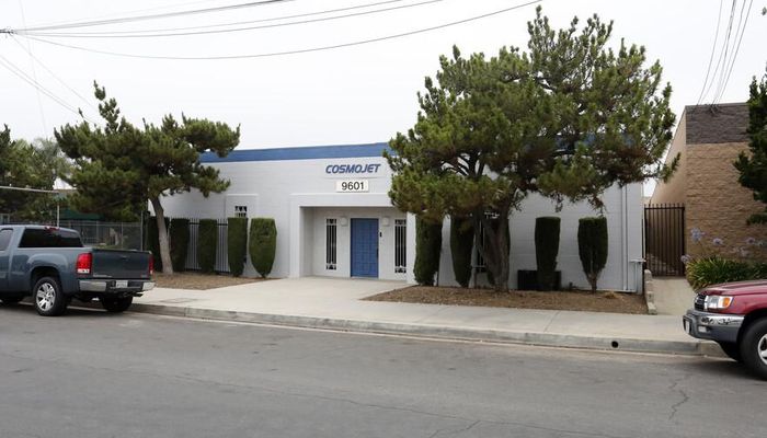 Warehouse Space for Rent at 9601 Cozycroft Ave Chatsworth, CA 91311 - #3