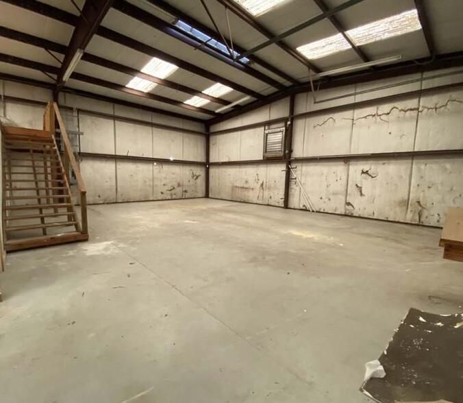 5101 W Marshall Ave photo 3