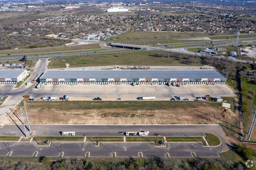 Buildings A & B 9342 SE Loop 410 photo 3