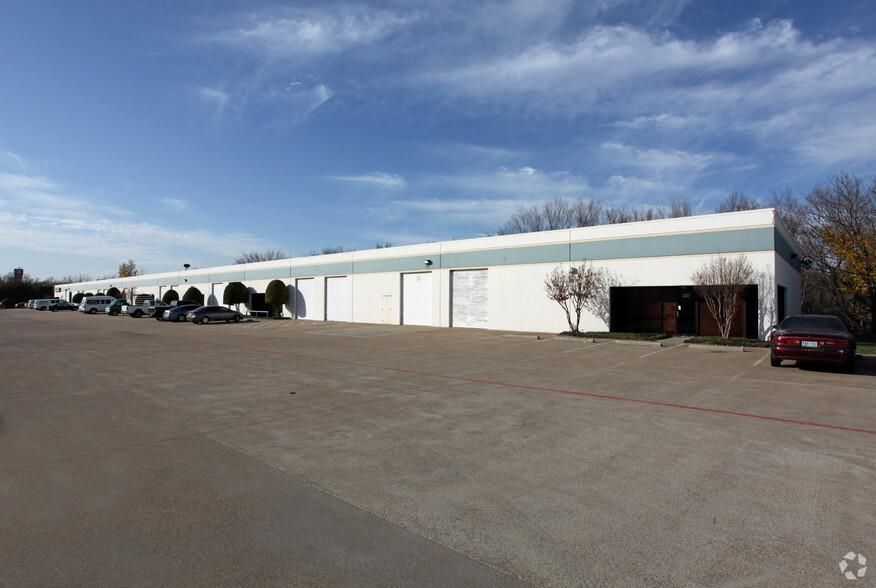 Summit Industrial Park 201-287 N Interstate 35 E photo 3