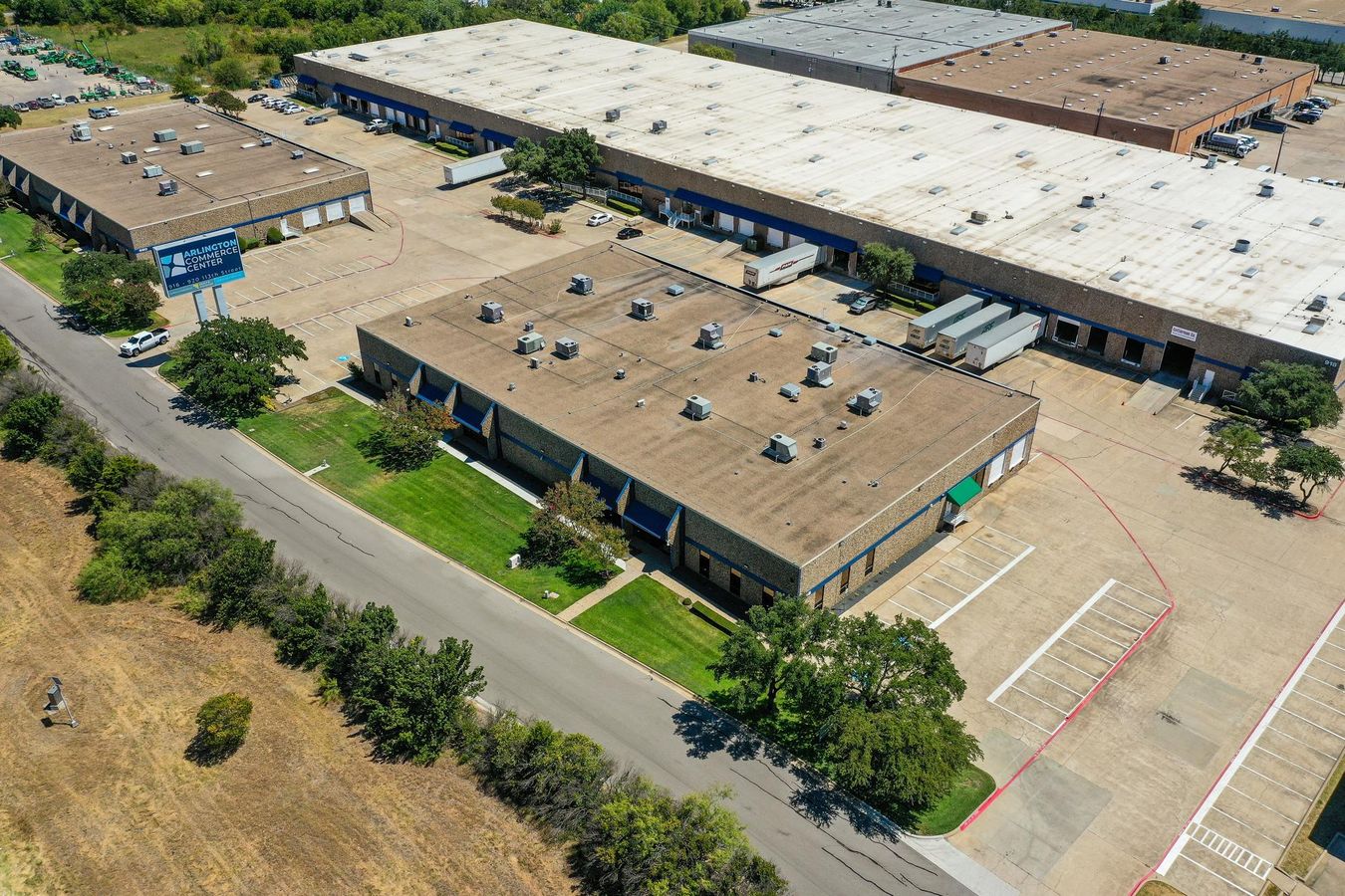 Arlington Commerce Center 58 photo 4