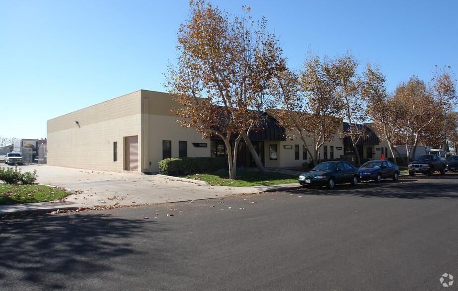 Southrail Business Park 675-693 Marsat Ct photo 1