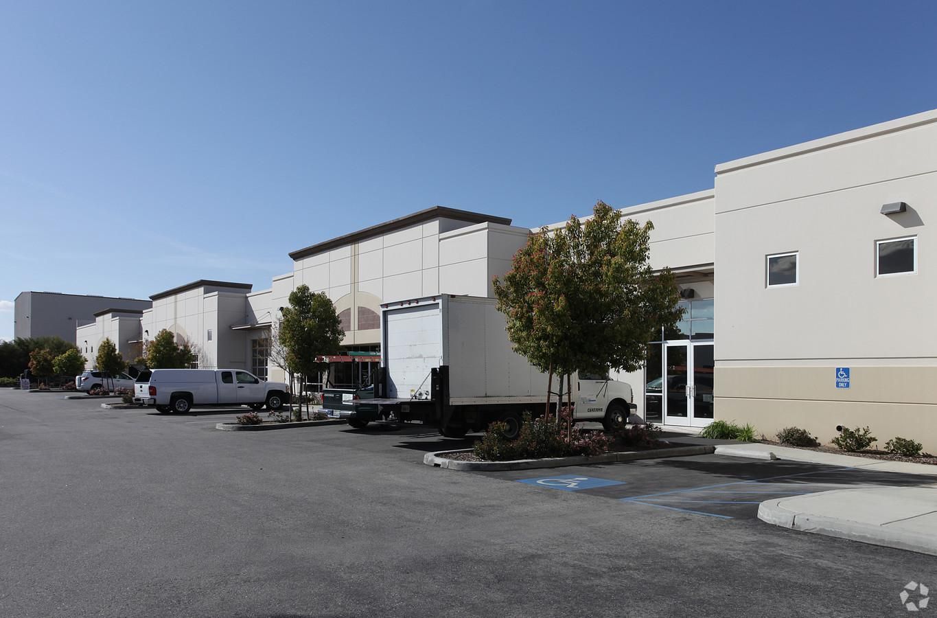 Bldg 1 photo 2