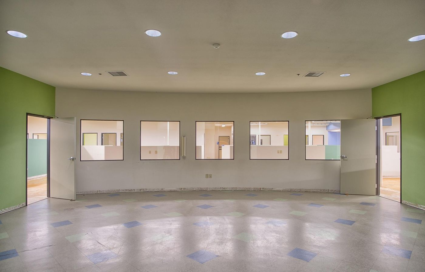 Bldg 2 photo 3
