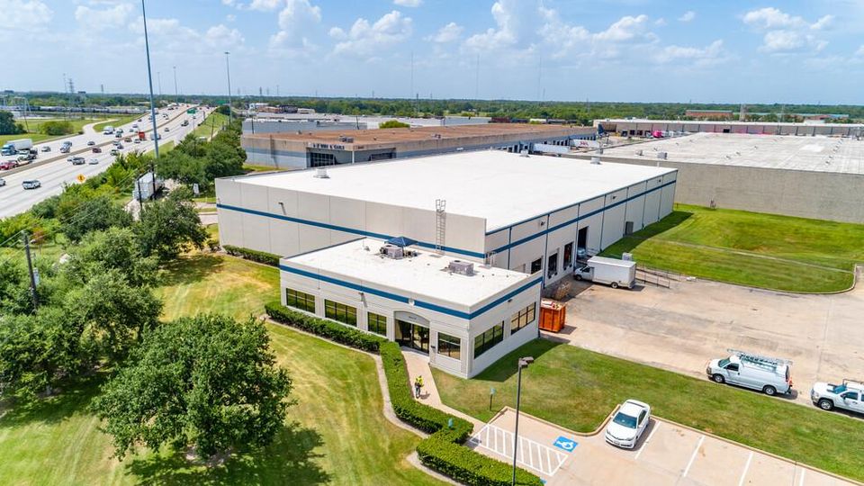 8615 North Loop E