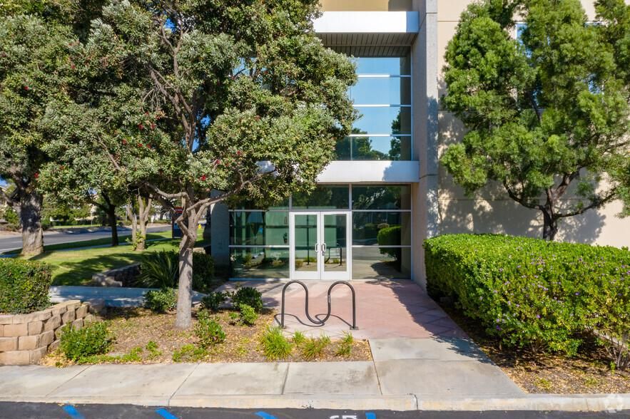 2220 Camino Del Sol photo 4
