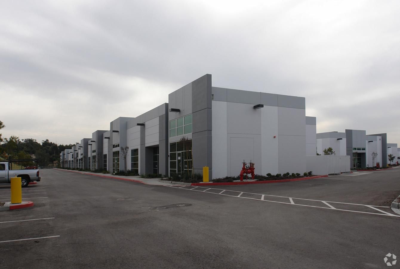 Bldg 3-D photo 1