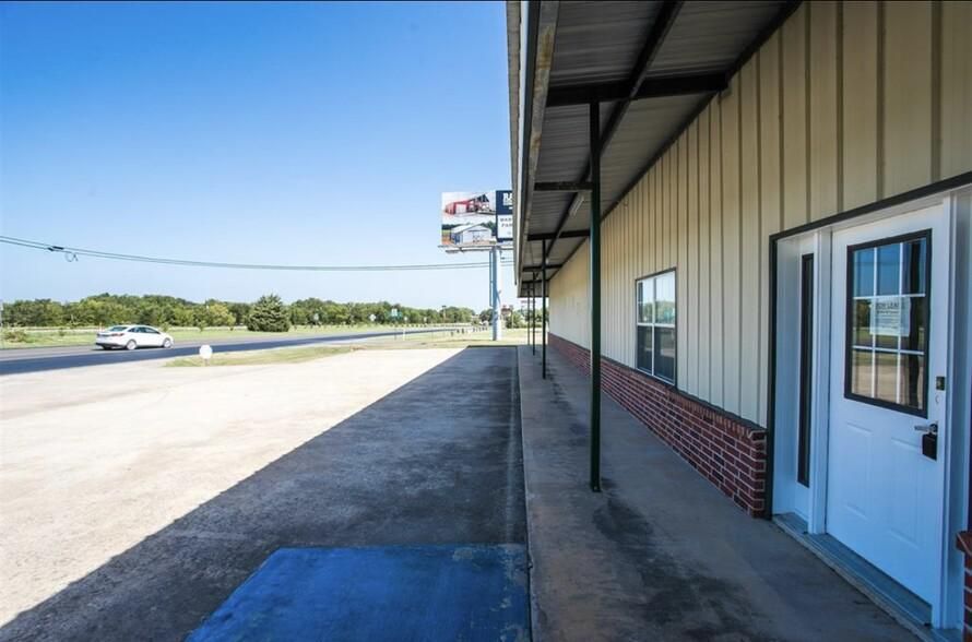 107 N Ray Roberts Pky photo 2