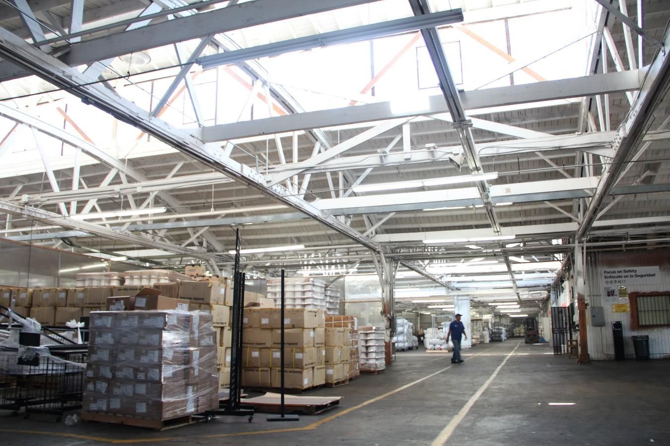 Classic Brick, Bow-Truss Warehouse, Skylights photo 3