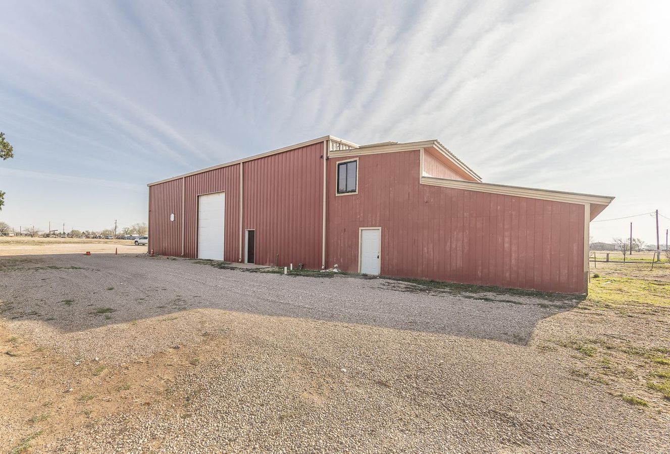 6518 E CR 6700 photo 2