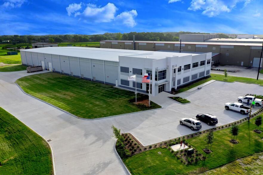 West Greens Spec Industrial 4500 W Greens Rd photo 4