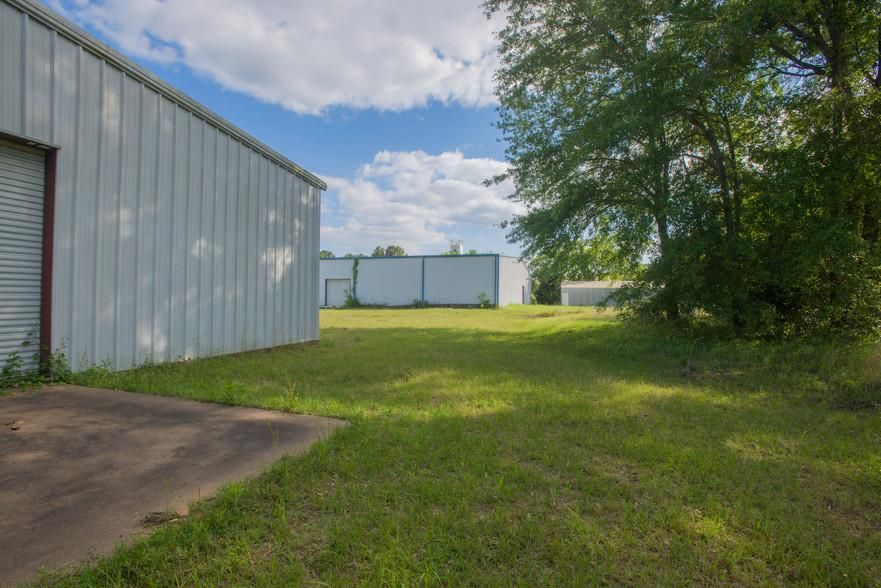 2015 Tile Factory Rd photo 4