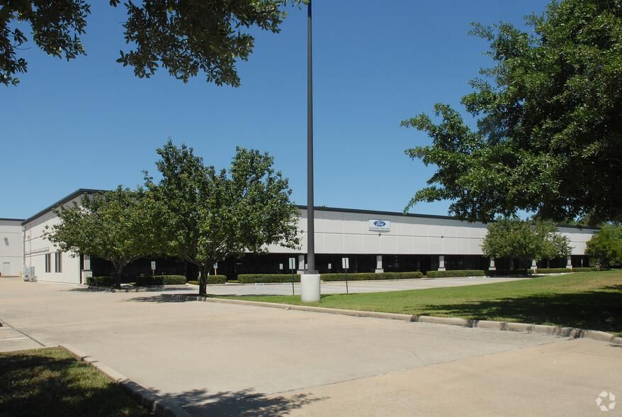 Willowbrook Distribution Center V 13161-13175 Misty Willow Dr photo 4
