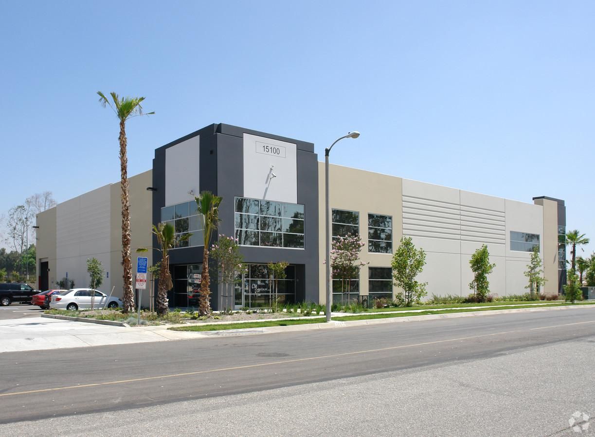 Bldg 13 photo 3
