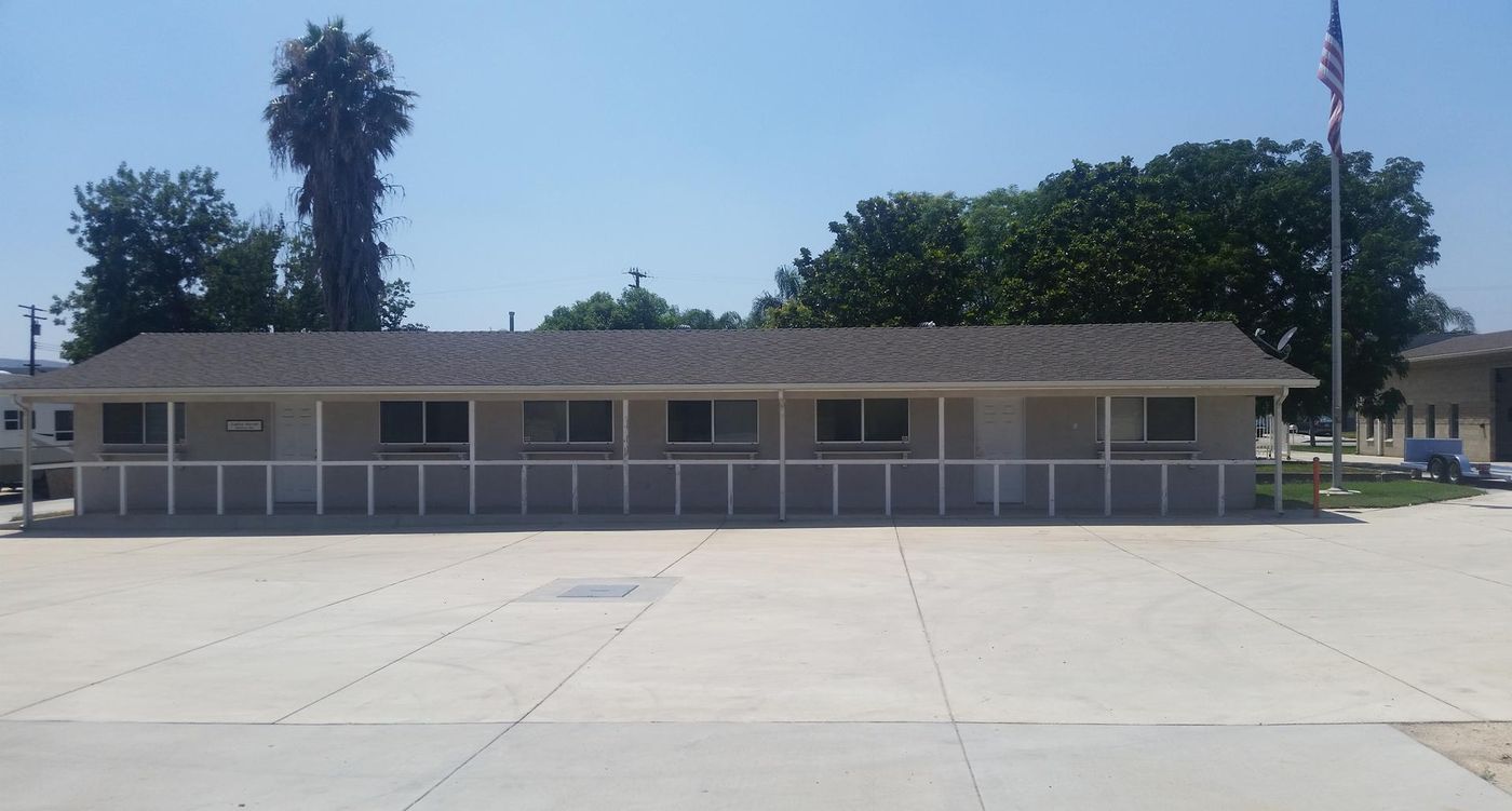 1571 Lilac Ave photo 4