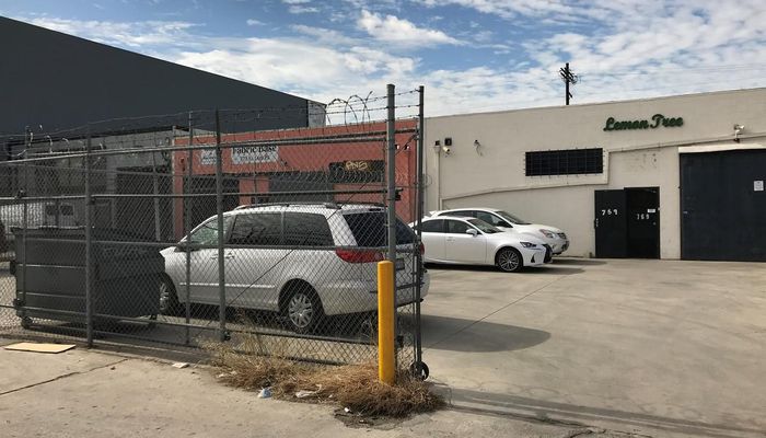 Warehouse Space for Sale at 769 E 14th Pl Los Angeles, CA 90021 - #15