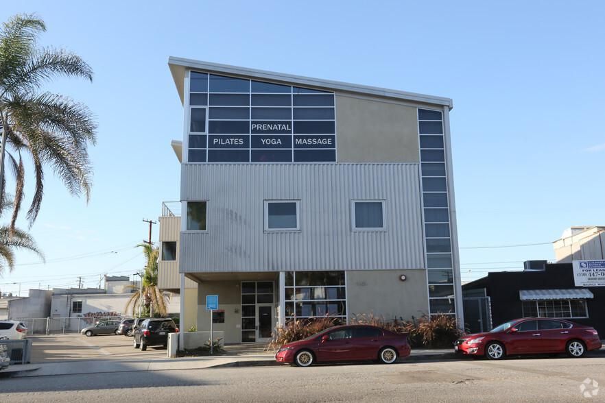 Blinder Rose Building 11825 Major St photo 3